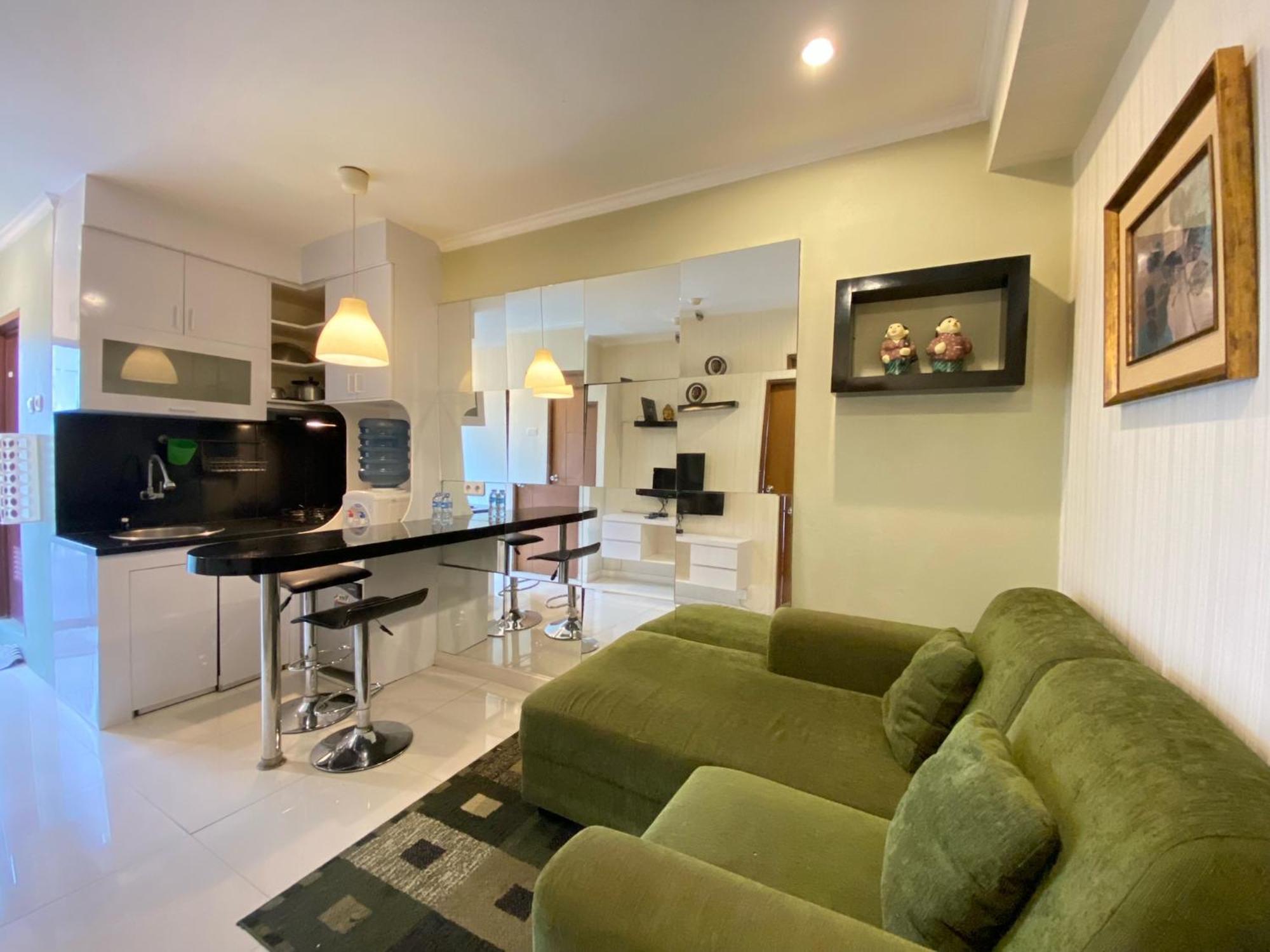 Cozy Living 2br At Gateway Ahmad Yani Cicadas By Travelio Apartemen