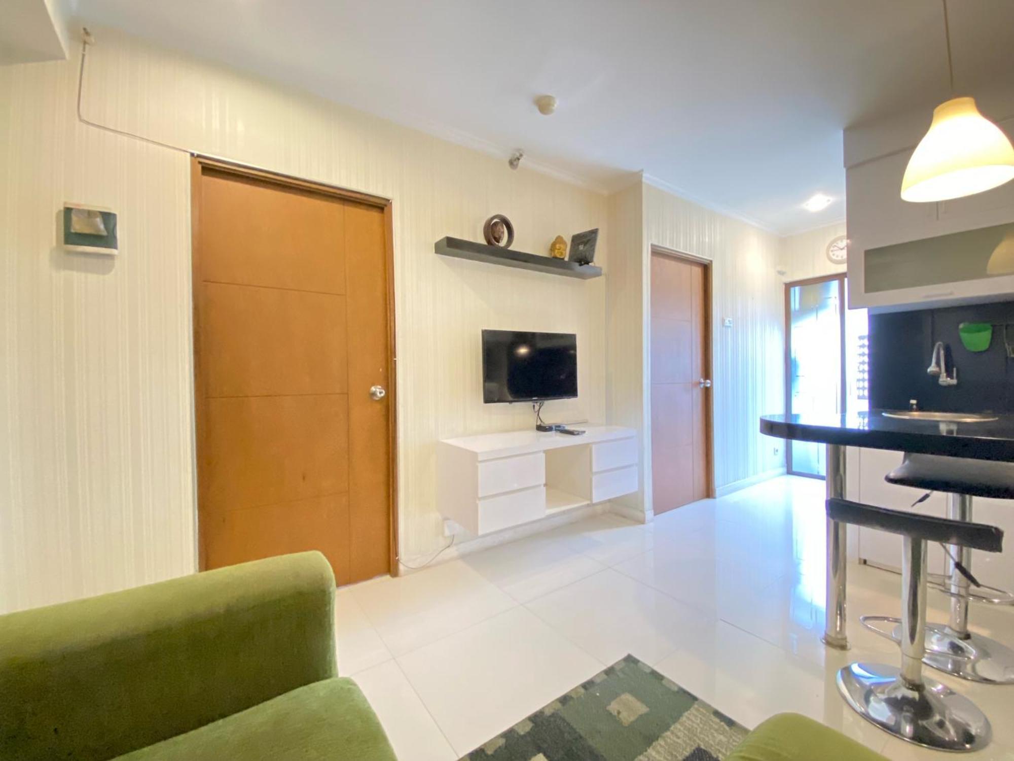Cozy Living 2br At Gateway Ahmad Yani Cicadas By Travelio Apartemen