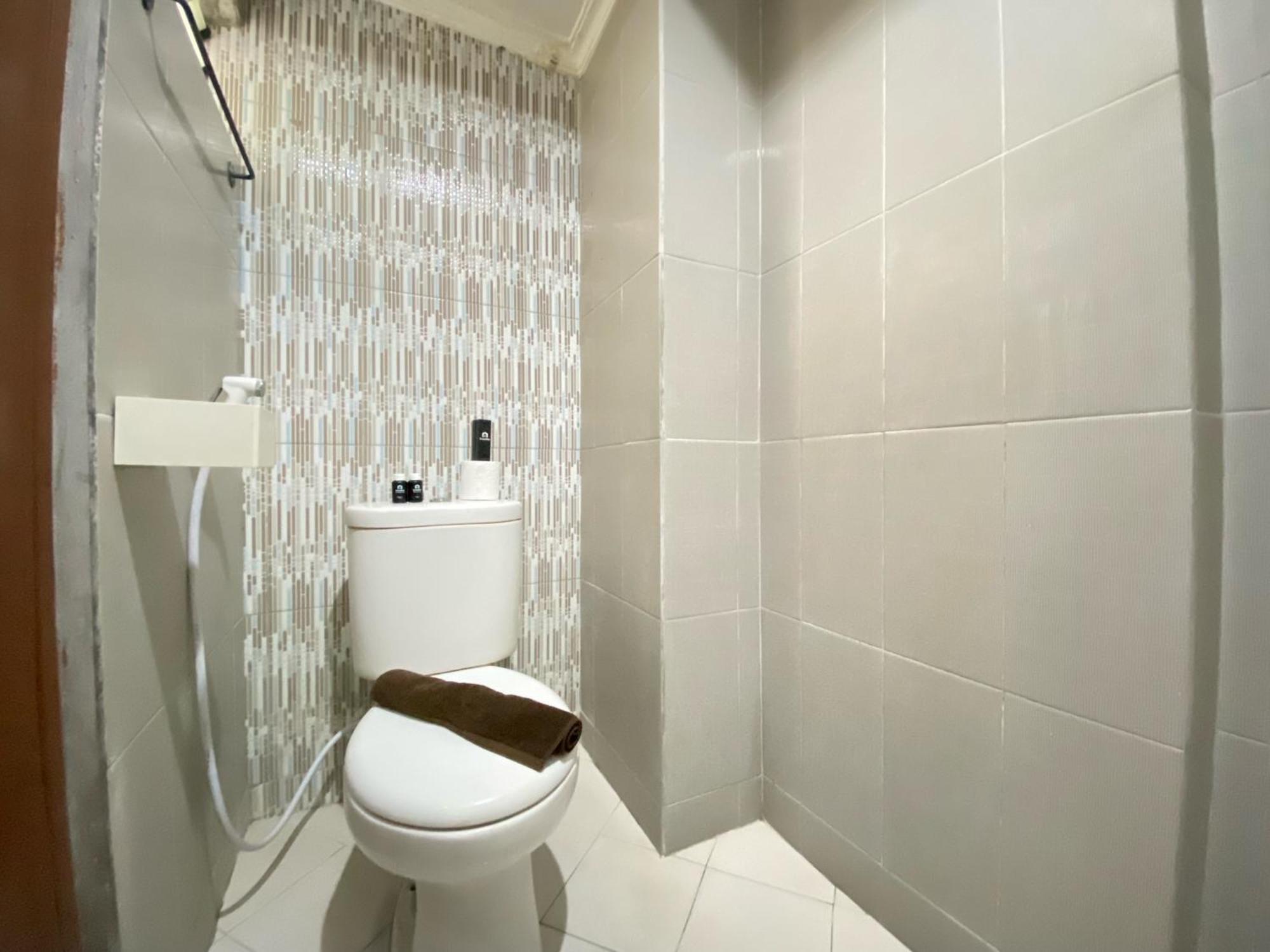 Cozy Living 2br At Gateway Ahmad Yani Cicadas By Travelio